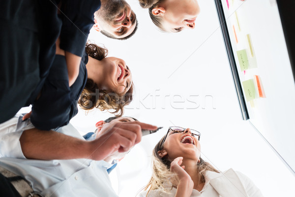 [[stock_photo]]: Groupe · gens · d'affaires · bureau · Creative · brainstorming · bord