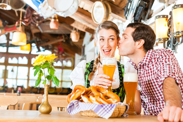 Stockfoto: Paar · drinken · tarwe · bier · restaurant