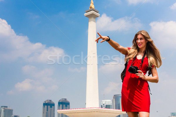 туристических камеры осмотр достопримечательностей женщину Джакарта Сток-фото © Kzenon