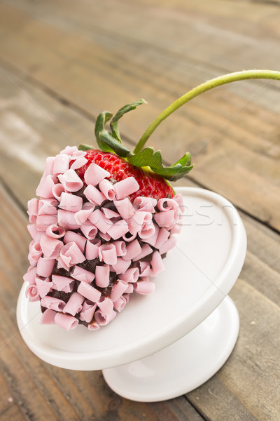 Rózsaszín csokoládé eper fedett étel zöld Stock fotó © LAMeeks