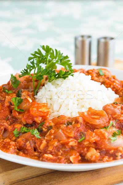 Zalm jus tomatensaus uien geserveerd rijst Stockfoto © LAMeeks