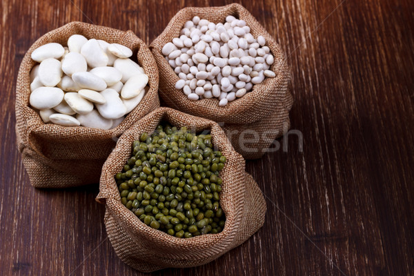 Stockfoto: Verschillend · bonen · variëteit · jute · zak · houten