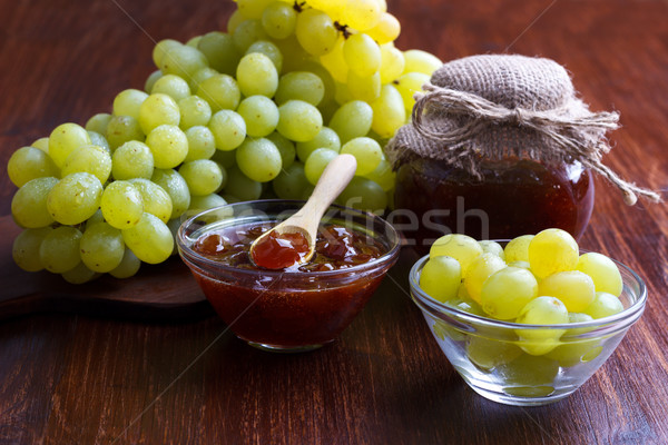 Jam rijp druiven houten tafel selectieve aandacht Stockfoto © Lana_M