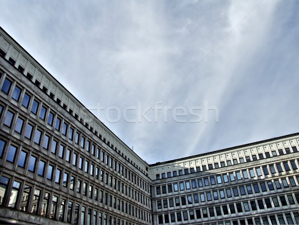 Irodák épület széles látószögű sarok üzlet égbolt Stock fotó © ldambies