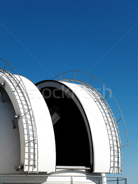 Teleskop kopuła otwarte Błękitne niebo niebo Zdjęcia stock © ldambies