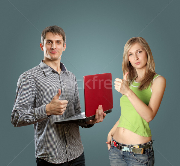 [[stock_photo]]: Homme · portable · mains · femme · bien · bureau