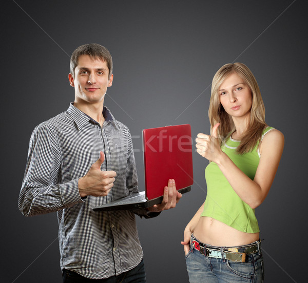 [[stock_photo]]: Homme · portable · mains · femme · bien · bureau