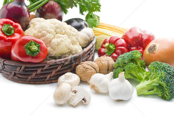 Zöldségek keverék friss érett fonott kosár Stock fotó © Leftleg