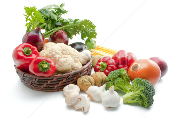 Warzyw świeże dojrzały wiklina koszyka Zdjęcia stock © Leftleg