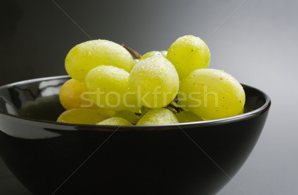 Szőlő friss érett köteg fekete kerámia Stock fotó © Leftleg