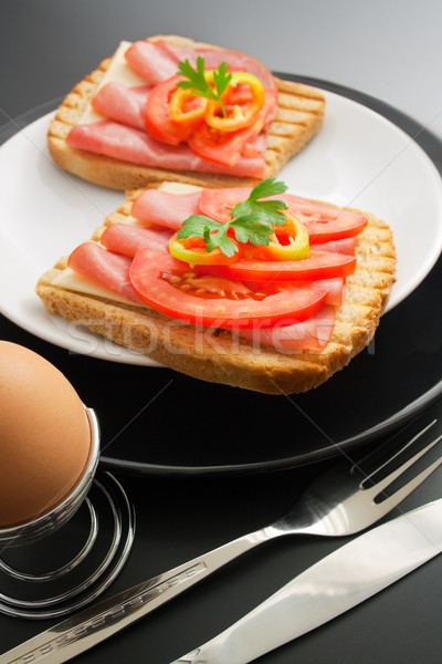 Frühstück Schweinefleisch Sandwiches Käse Tomaten Pfeffer Stock foto © Leftleg
