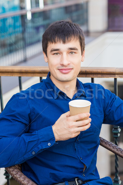 Gut aussehend junger Mann trinken Kaffee Restaurant Pause Stock foto © Len44ik