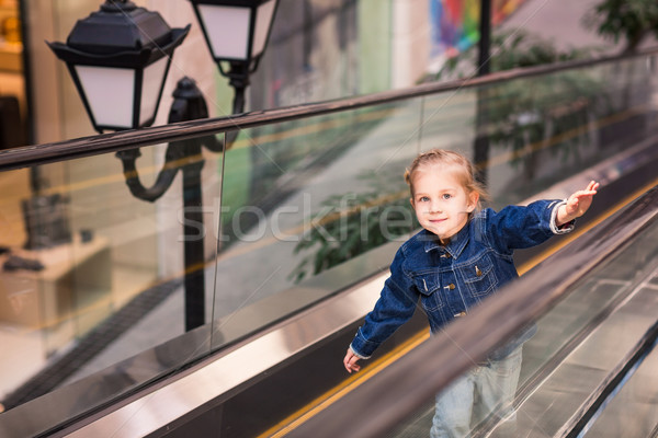 Cute piccolo bambino shopping centro piedi Foto d'archivio © Len44ik