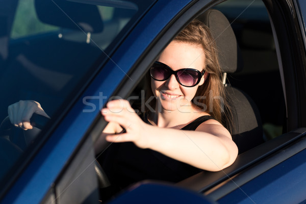 Schönen Geschäftsfrau Sonnenbrillen fahren Auto Frau Stock foto © Len44ik