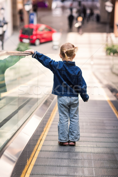 Aranyos kicsi gyermek vásárlás központ áll Stock fotó © Len44ik
