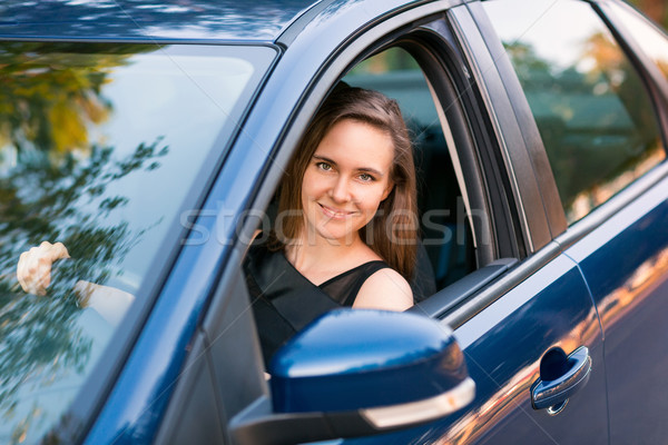 [[stock_photo]]: Belle · femme · d'affaires · séance · voiture · heureux · femme