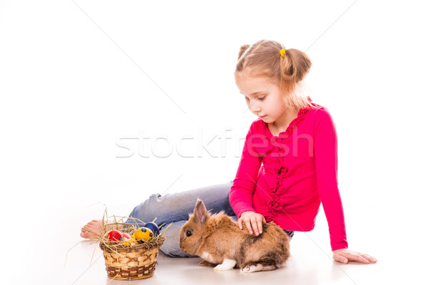 Foto stock: Feliz · little · girl · coelhinho · da · páscoa · ovos · isolado