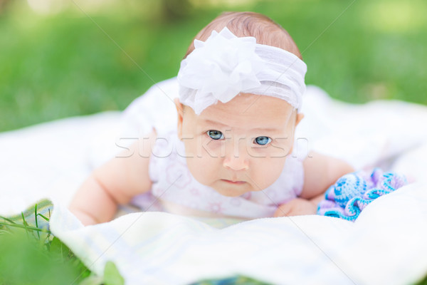 Foto d'archivio: Cute · piccolo · baby · parco · outdoor · erba