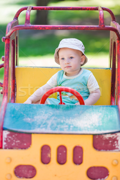 Foto d'archivio: Baby · ragazzo · guida · giocattolo · auto · parco · giochi