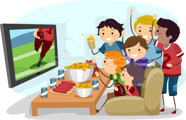 Pessoas assistindo futebol na tv