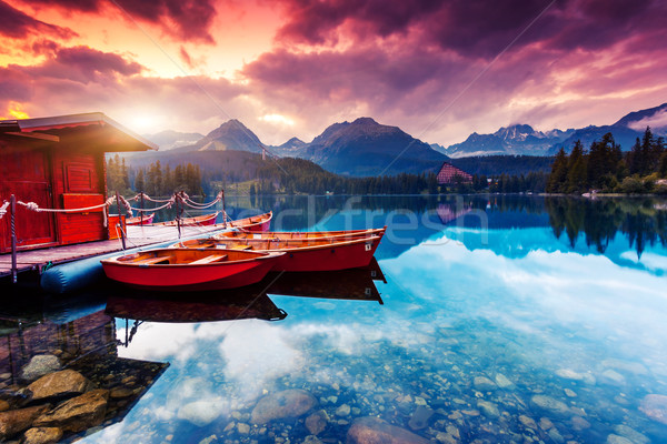 Jezioro spokojny górskich parku wysoki dramatyczny Zdjęcia stock © Leonidtit