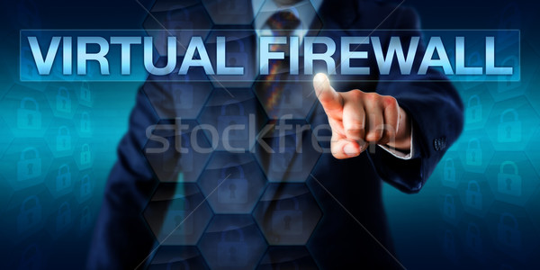 Administrator dotknąć faktyczny firewall działalności technologii Zdjęcia stock © leowolfert
