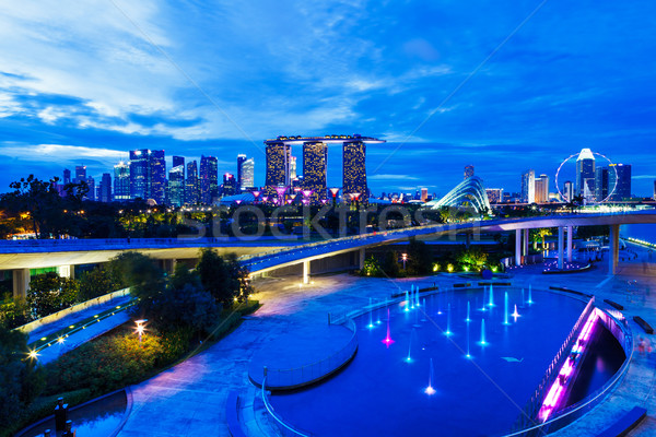 Singapur Nacht Himmel Büro Wasser Stock foto © leungchopan