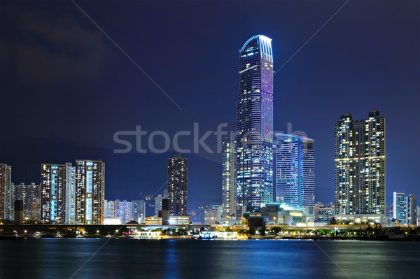 éjszakai jelenet városkép Hongkong üzlet épület város Stock fotó © leungchopan