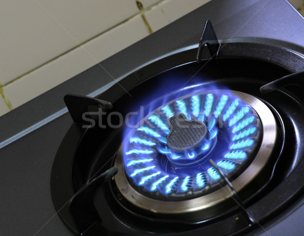 Incendiu gaz aragaz bucătărie albastru ulei Imagine de stoc © leungchopan