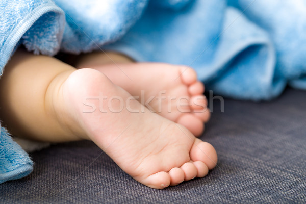 ребенка ног полотенце ребенка азиатских ногу Сток-фото © leungchopan