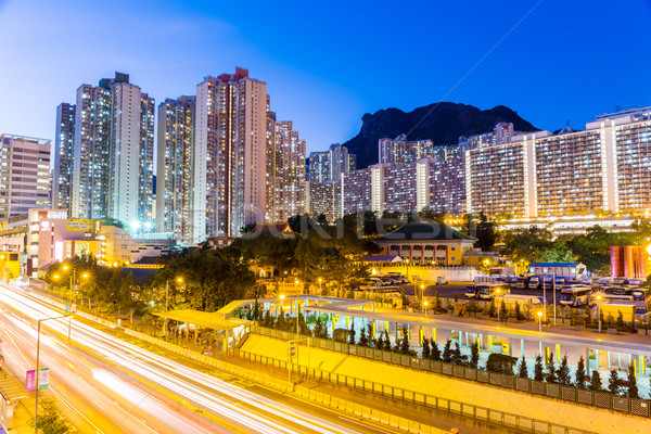 Mieszkaniowy dzielnica Hongkong noc drogowego budynku Zdjęcia stock © leungchopan
