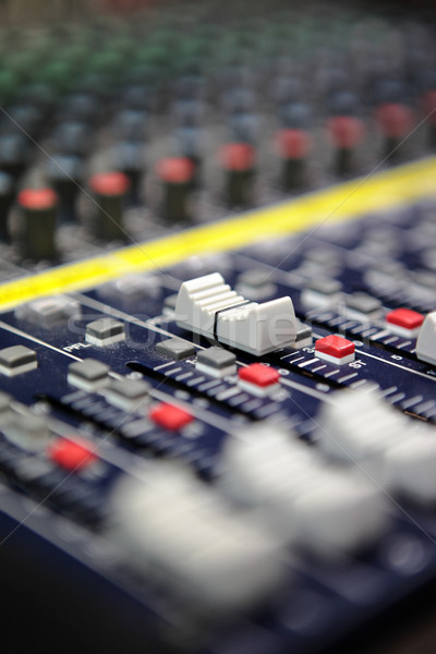Suna mixer birou unelte studio bord Imagine de stoc © leungchopan