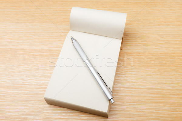 Memorando caneta papel textura livro projeto Foto stock © leungchopan