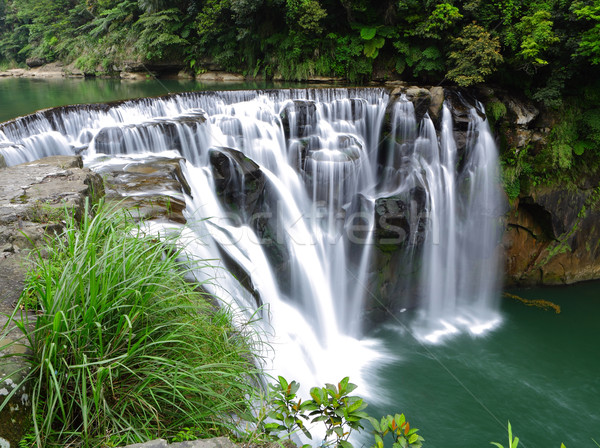 Cascade ciel eau Rock vitesse rivière [[stock_photo]] © leungchopan