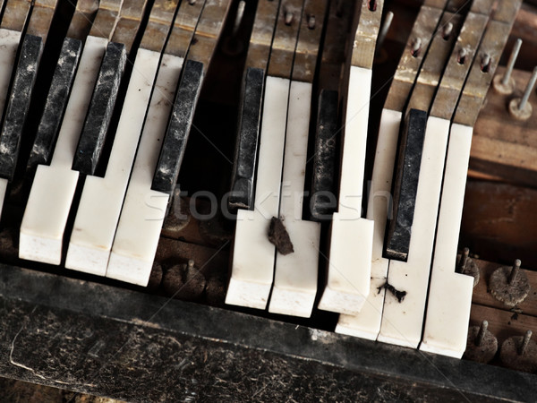 Gebroken piano muziek hout sleutel geluid Stockfoto © leungchopan