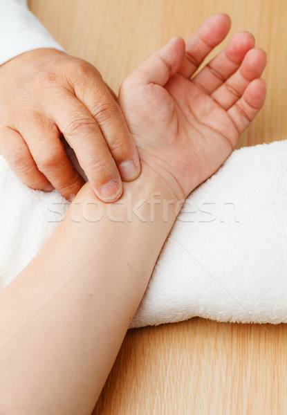 Diagnózis pulzus beteg kéz orvosi kínai Stock fotó © leungchopan