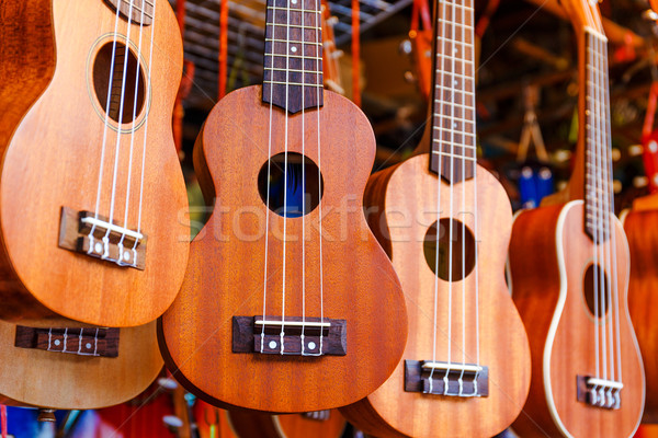 Gitar satmak ahşap kırmızı kültür nesne Stok fotoğraf © leungchopan