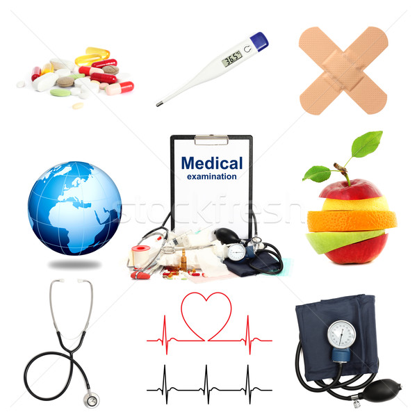 Echipament medical set medic inimă pământ pilulă Imagine de stoc © leventegyori