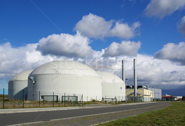 Biogas plant veld Stockfoto © LianeM