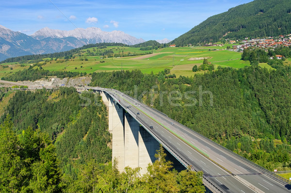 14 ponte viajar tráfego concreto rápido Foto stock © LianeM