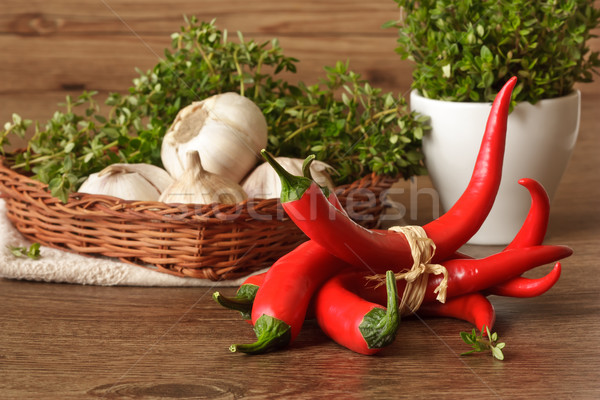 蔬菜 辣椒 大蒜 木桌 吃 商業照片 © lidante