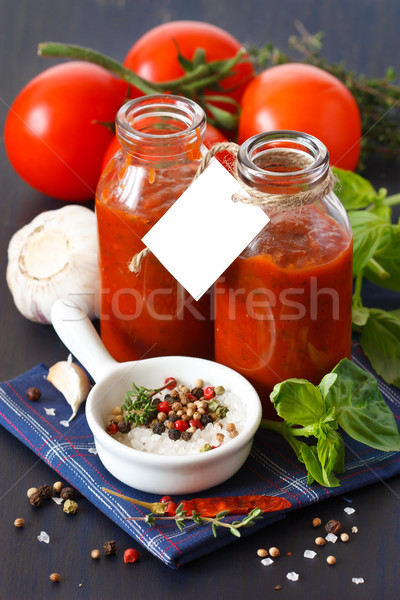 Foto d'archivio: Salsa · di · pomodoro · tradizionale · fatto · in · casa · vuota · targhetta · ingredienti