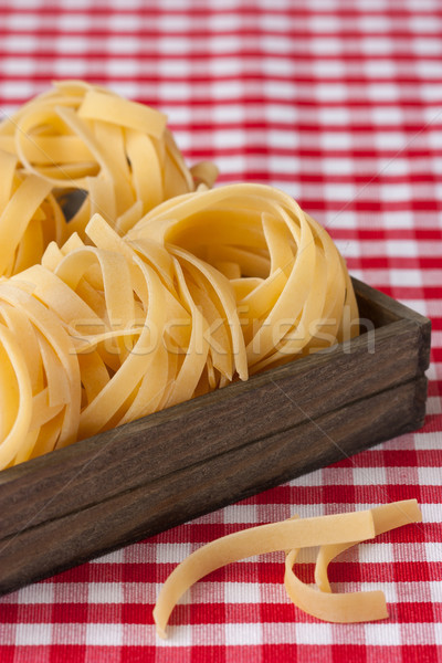 Tagliatelle ahşap kutu kumaş makarna Stok fotoğraf © lidante