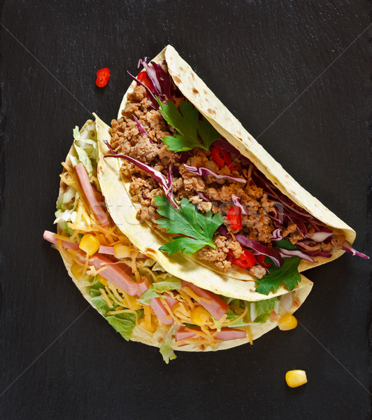 Mexican alimente strada proaspăt tacos negru alimente Imagine de stoc © lidante