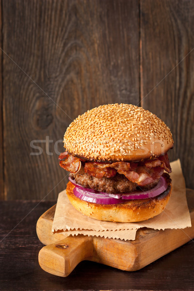 Burger brutal ahumado tocino hamburguesa Foto stock © lidante