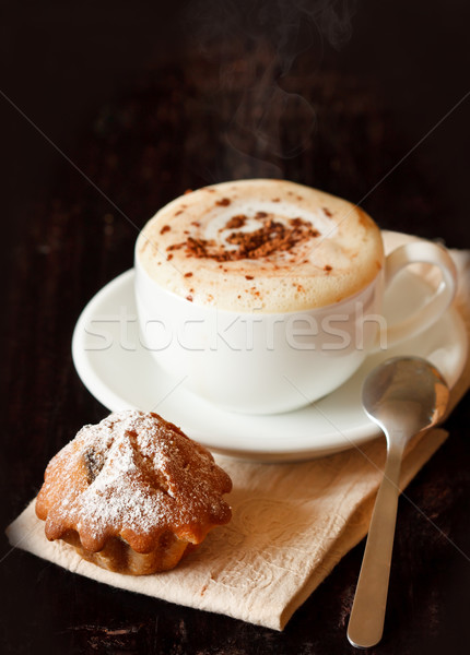 Kávé idő csésze cappucchino csokoládé gyümölcstorta Stock fotó © lidante