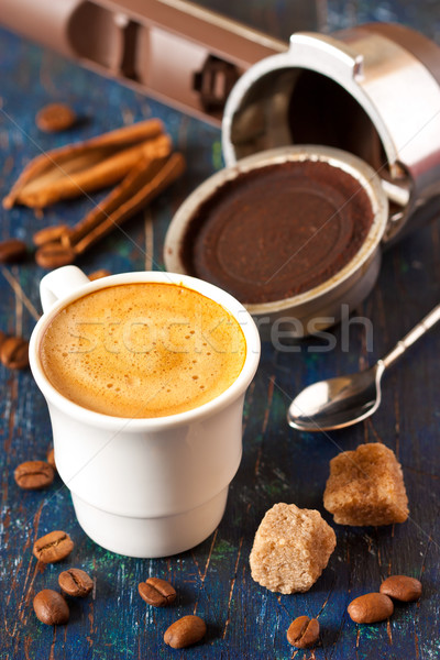 Taza de café frescos café azúcar moreno granos de café edad Foto stock © lidante