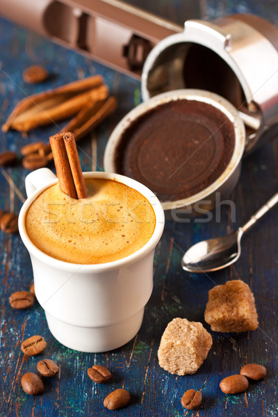 Taza de café frescos café azúcar moreno granos de café edad Foto stock © lidante