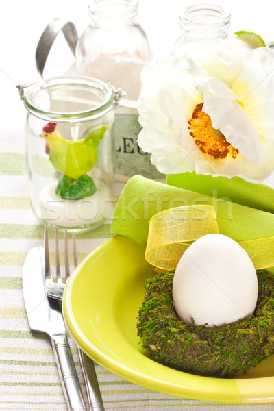 [[stock_photo]]: Pâques · table · vert · poulet · bougie · oeuf