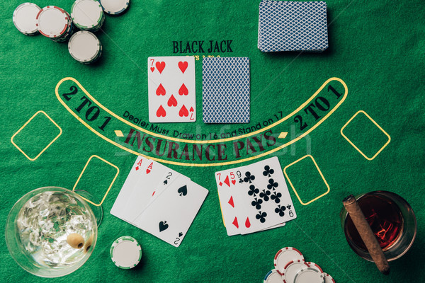 Kumar kartları cips kumarhane tablo poker Stok fotoğraf © LightFieldStudios
